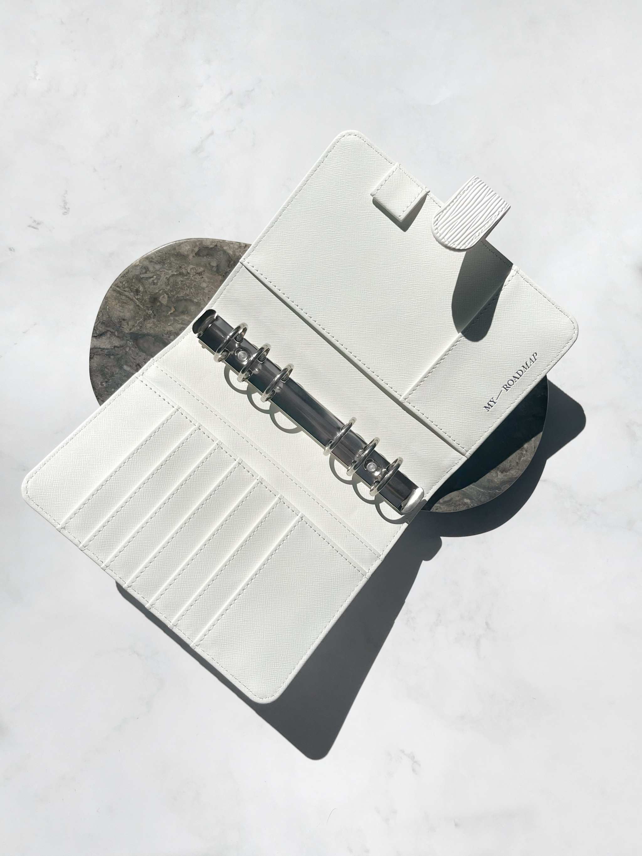 Personal Ringbuch aus veganem Leder – personalisierbarer 6-Ring Planer «Ivory»