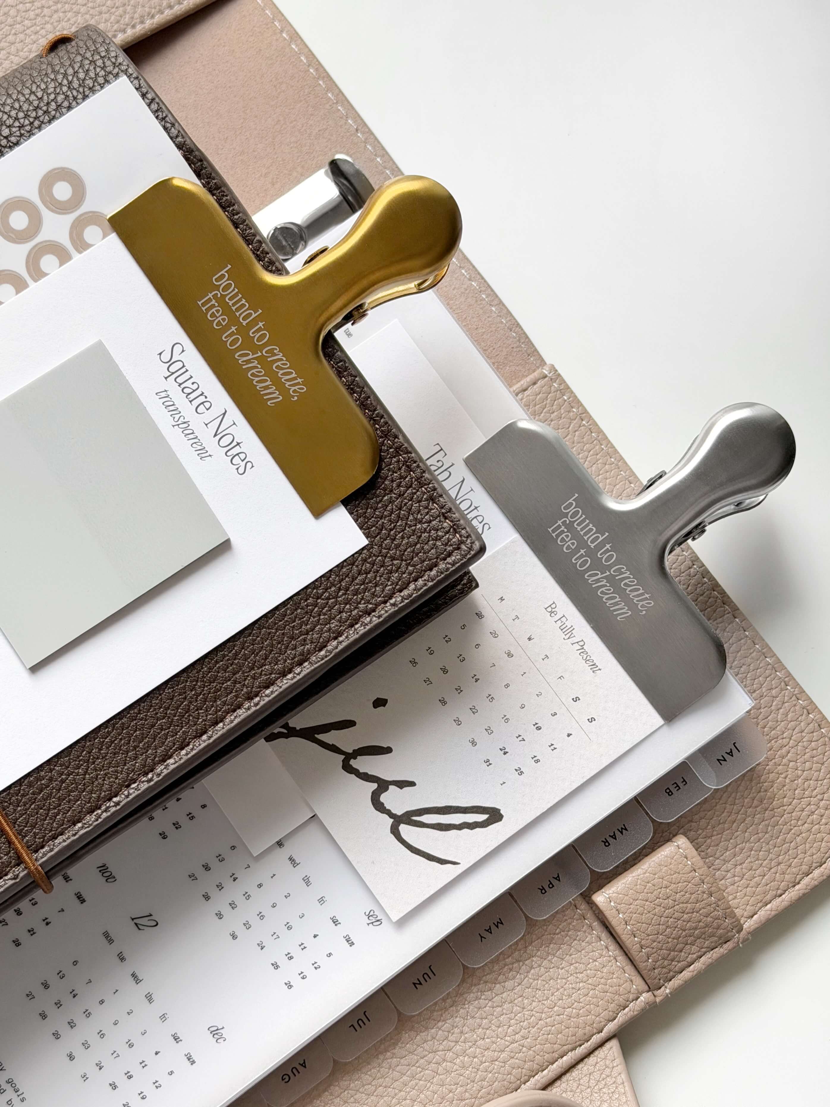 Planer Clip 7cm mit Zitat „bound to create, free to dream“