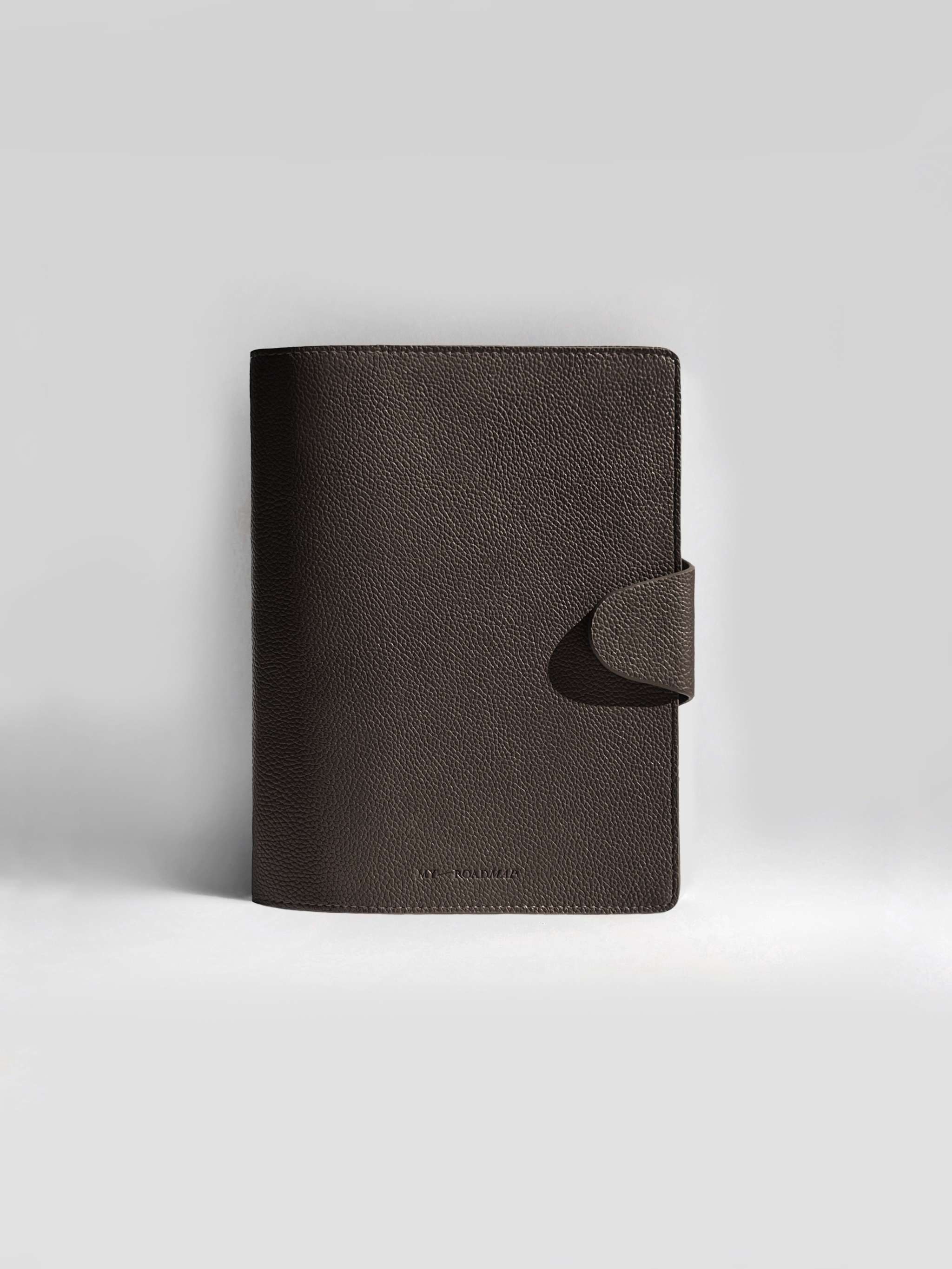 A5 Ringbuch aus veganem Leder in Dunkelbraun mit 6 Ringen und Litchi-Oberfläche