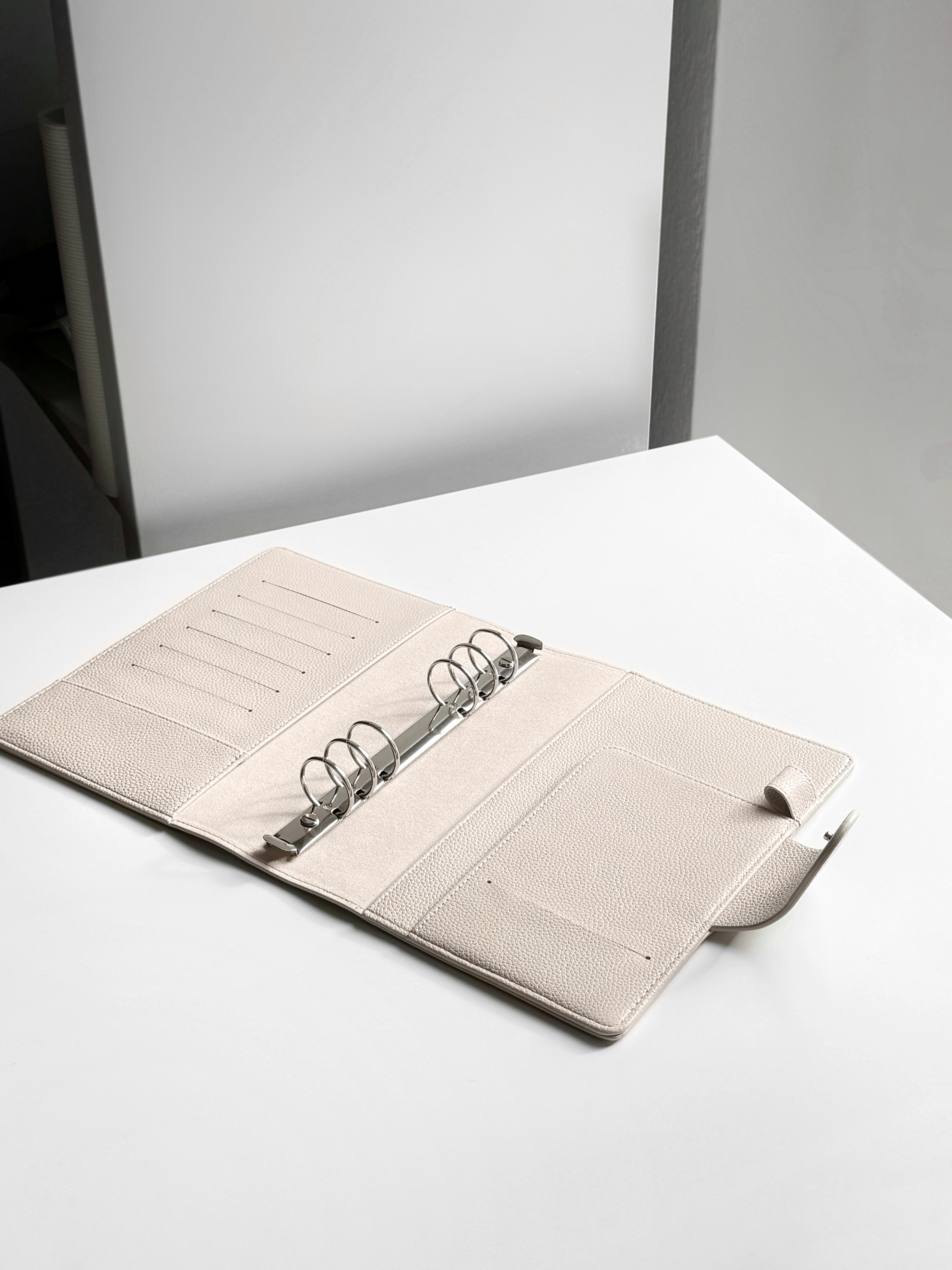 A5 Binder «Ghost» – Personalisierbar